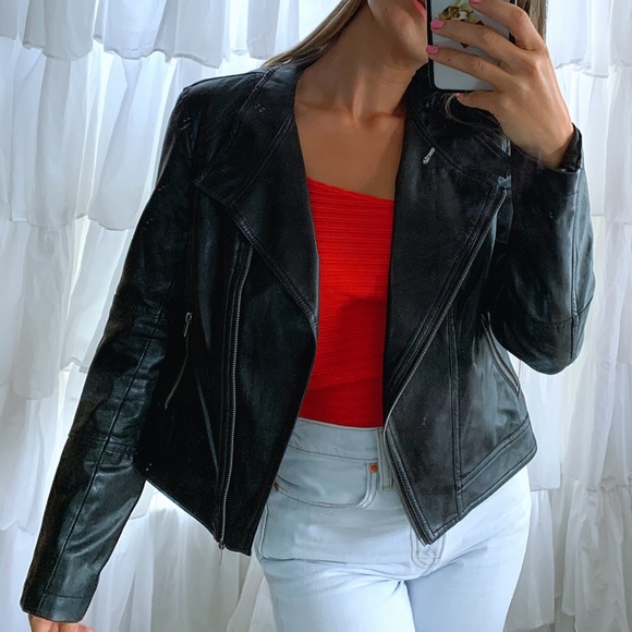 Black Leather Jacket! 🖤 - Picture 2 of 3